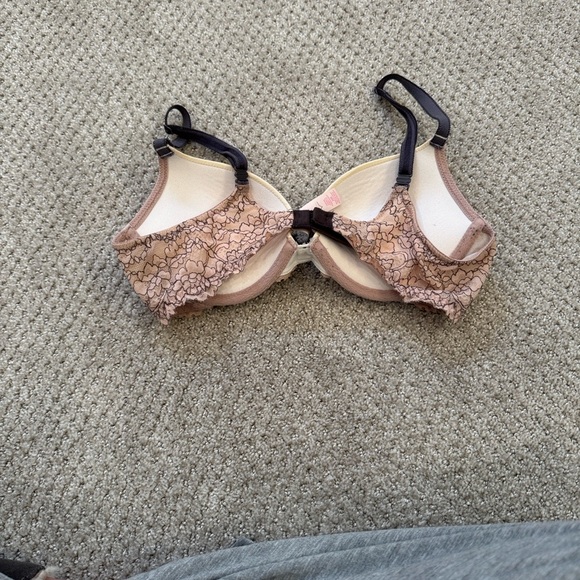 Victoria's Secret Cream and Purple Lace Overlay Bra - Picture 2 of 8